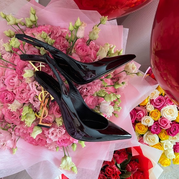 Yves Saint Laurent Shoes - Saint Laurent opyum point toe patent leather pumps